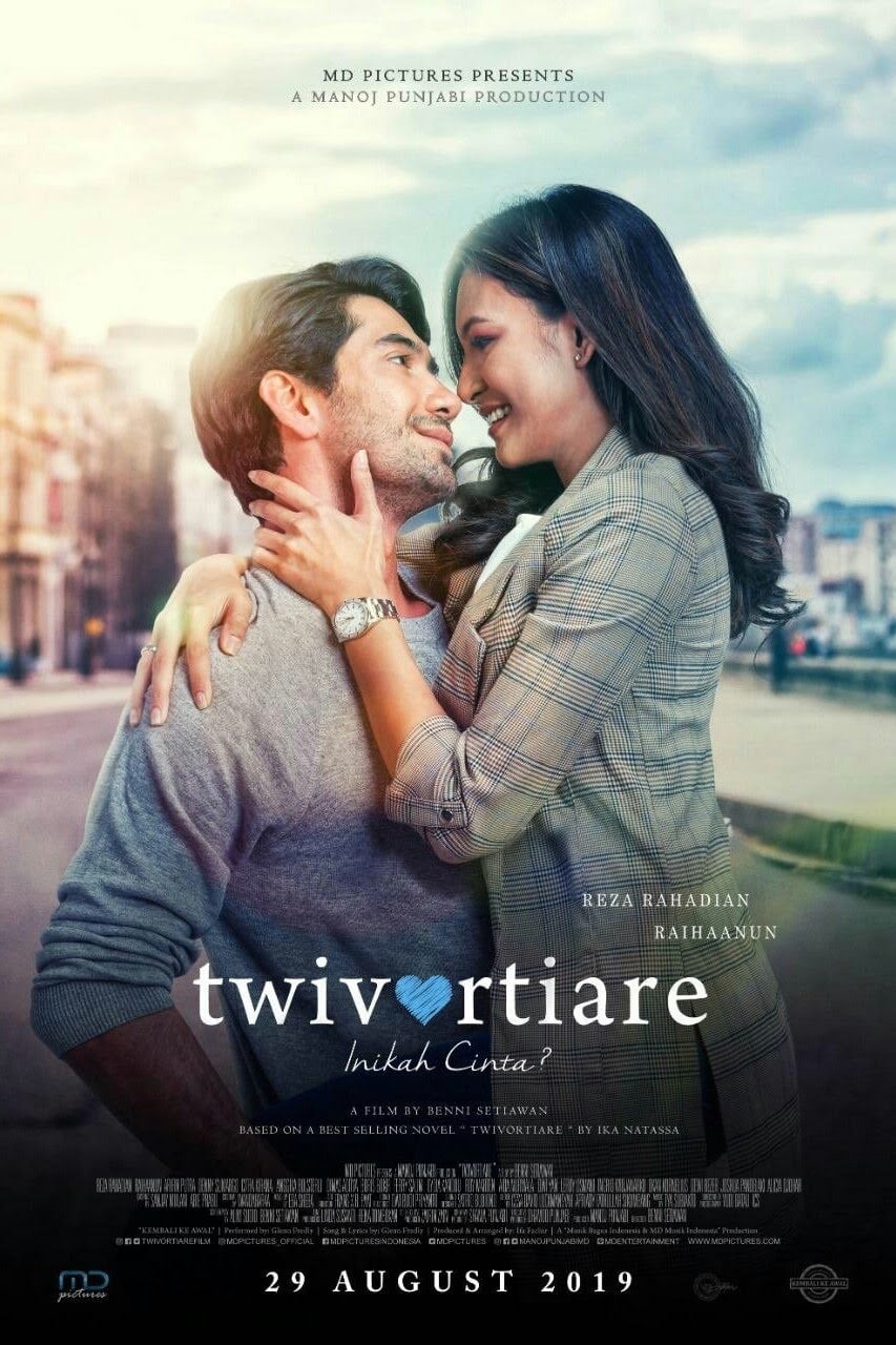Poster phim Twivortiare: Có phải là yêu?