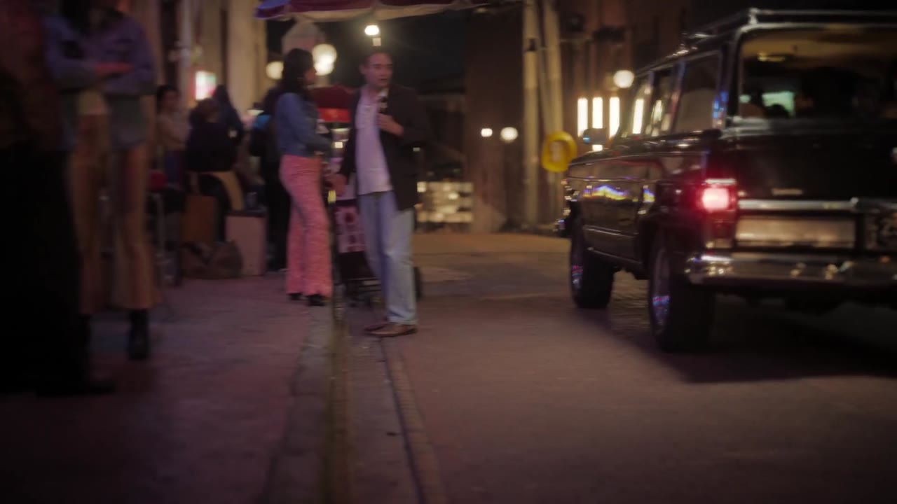 Salcedo, Đồ Da Và Boogaloo (Salcedo, cuero y boogaloo) tập 4 cảnh 2