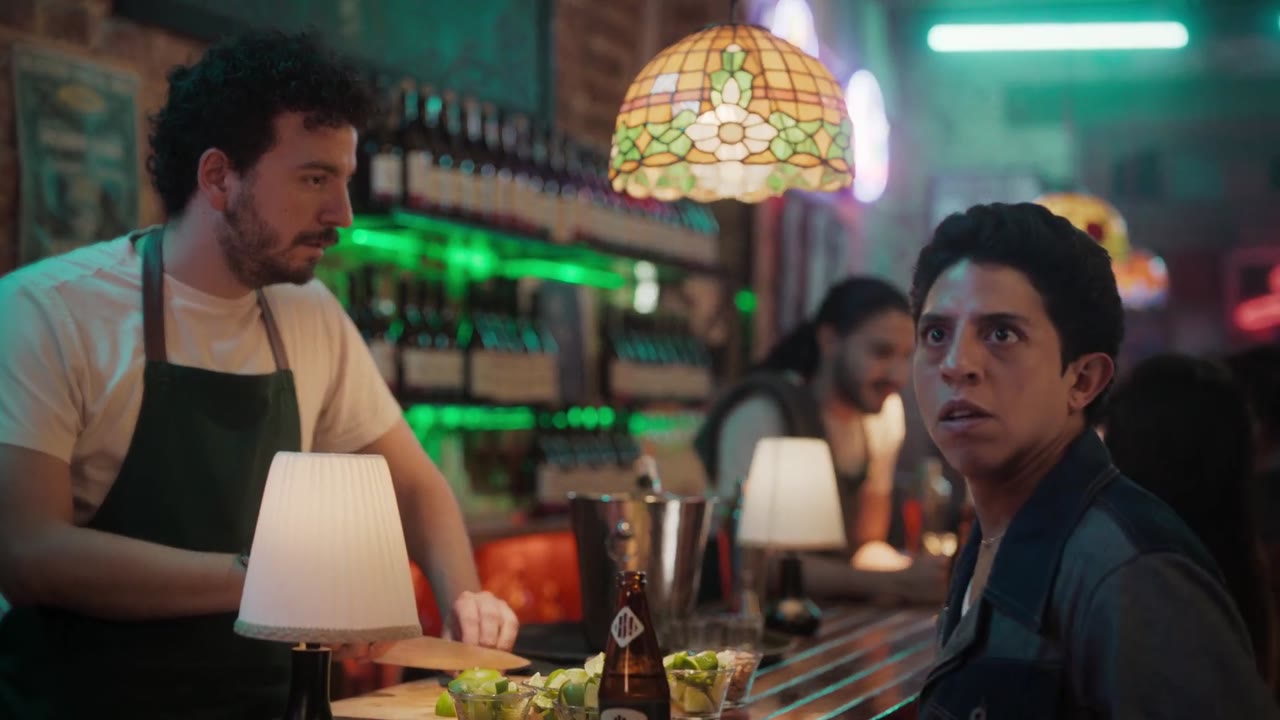 Salcedo, Đồ Da Và Boogaloo (Salcedo, cuero y boogaloo) tập 11 cảnh 2
