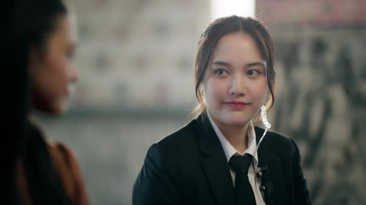 Gió Thoảng Tình Theo - cảnh 2