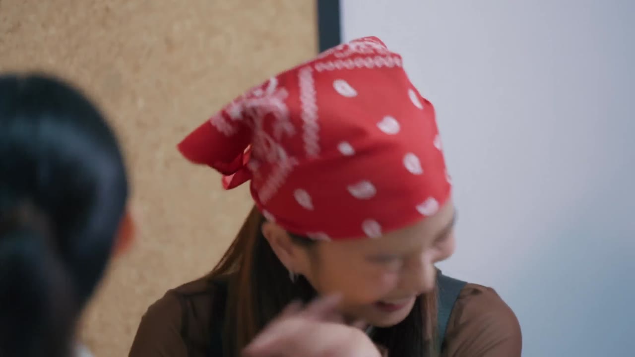 Dhevaprom: Dujupsorn tập 1 cảnh 2