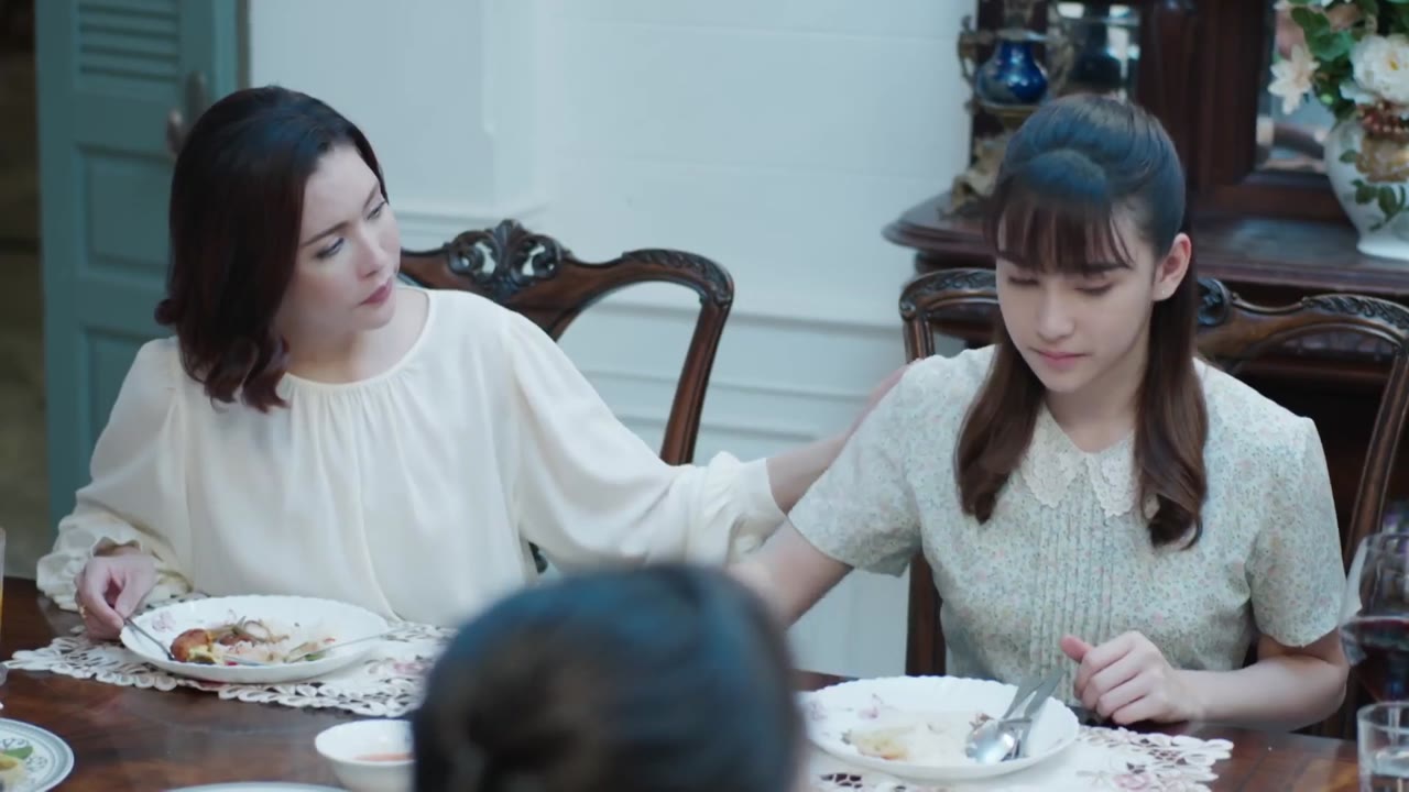 Dhevaprom: Poncheewan tập 6 cảnh 2