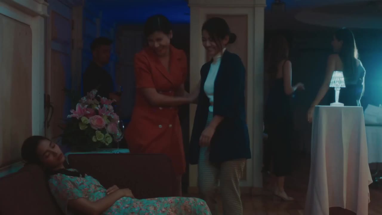 Duang Jai  Dhevaprom (Phần 4) tập 8 cảnh 3