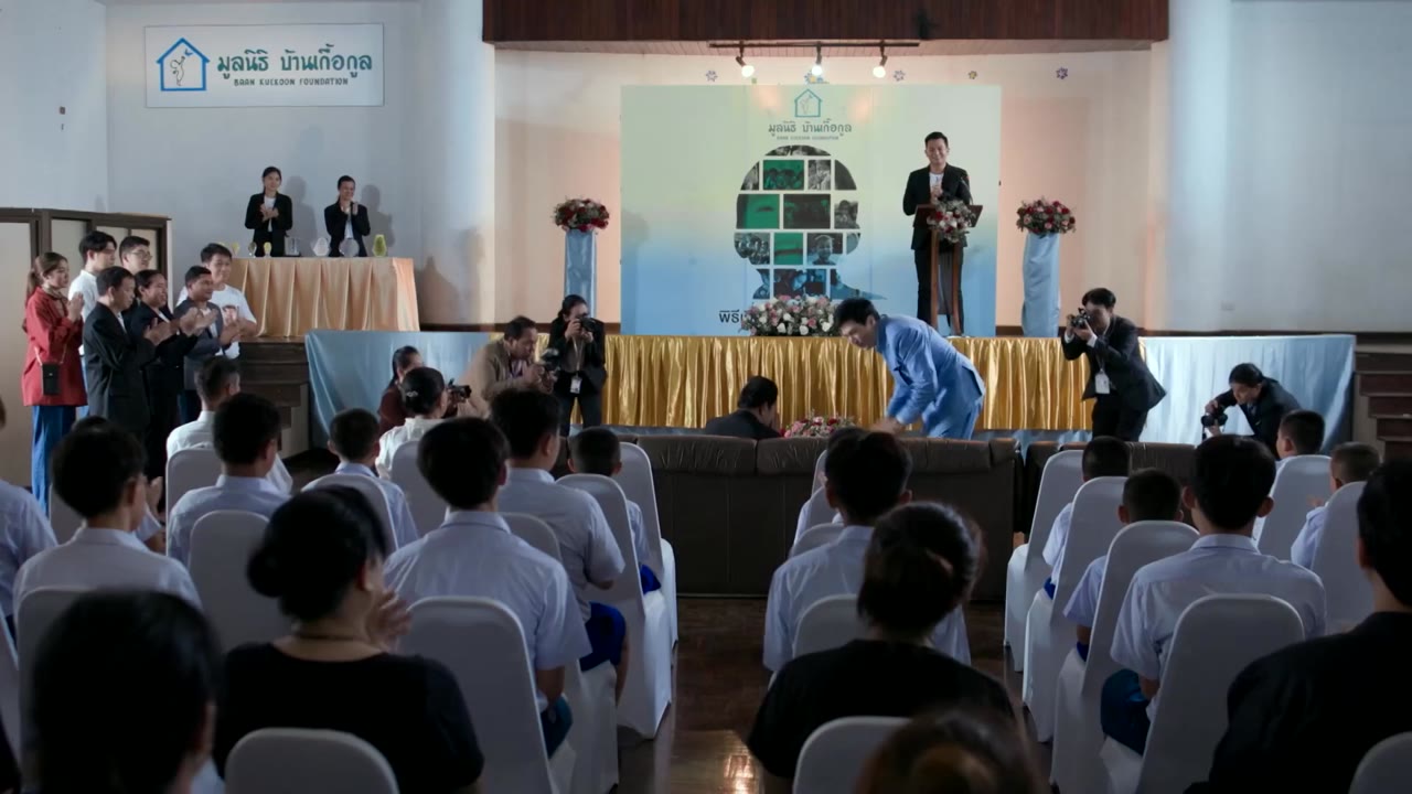 Làm Bạn Với Kẻ Thù tập 1