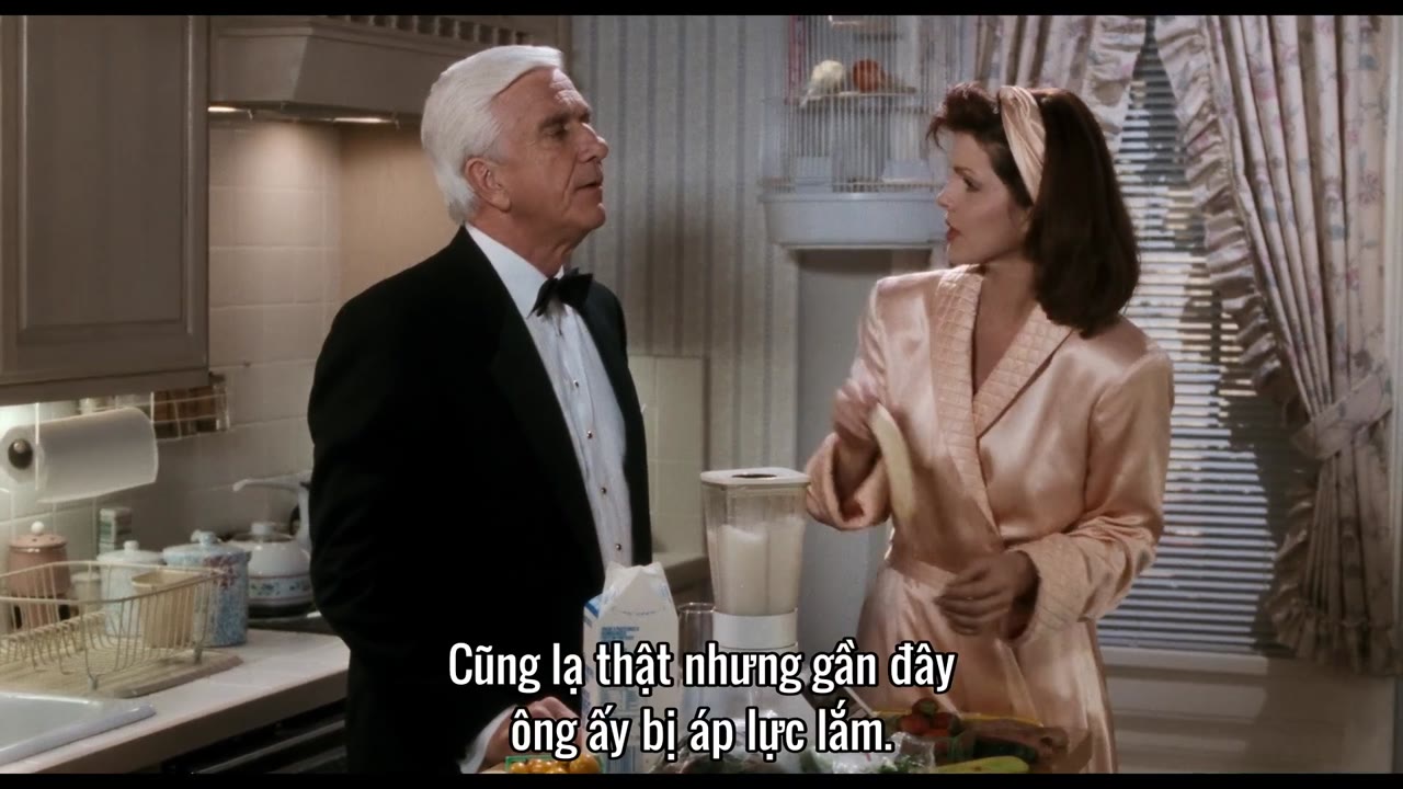 The Naked Gun 2 1/2: The Smell of Fear tập 1 cảnh 2