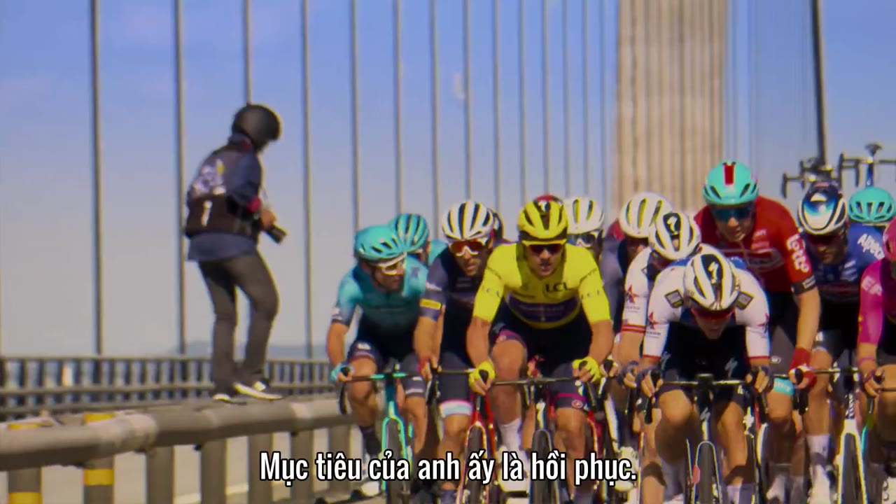 Tour de France: Trên từng dặm đường tập 1 cảnh 3