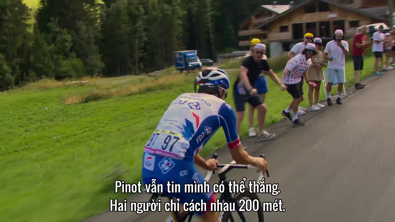 Tour de France: Trên từng dặm đường tập 3 cảnh 3