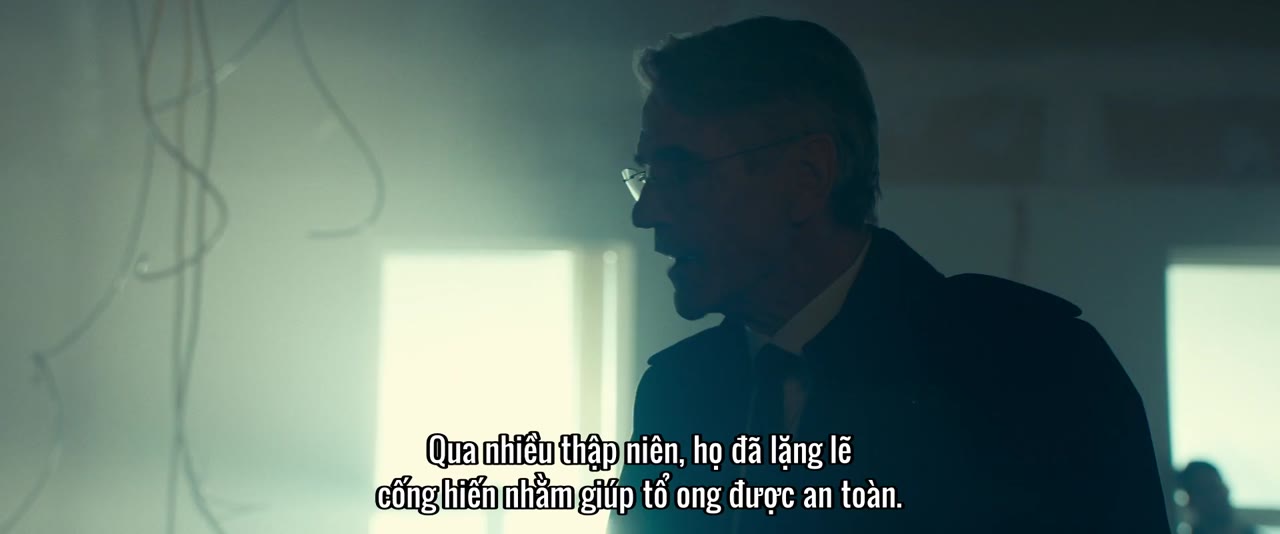 Mật Vụ Ong tập 1 cảnh 2