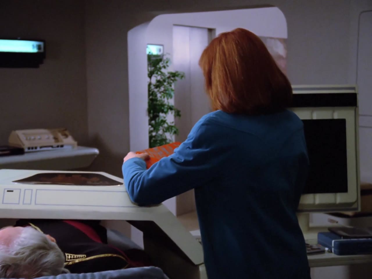 Star Trek: Thế hệ tiếp theo (Phần 1) tập 24 cảnh 3