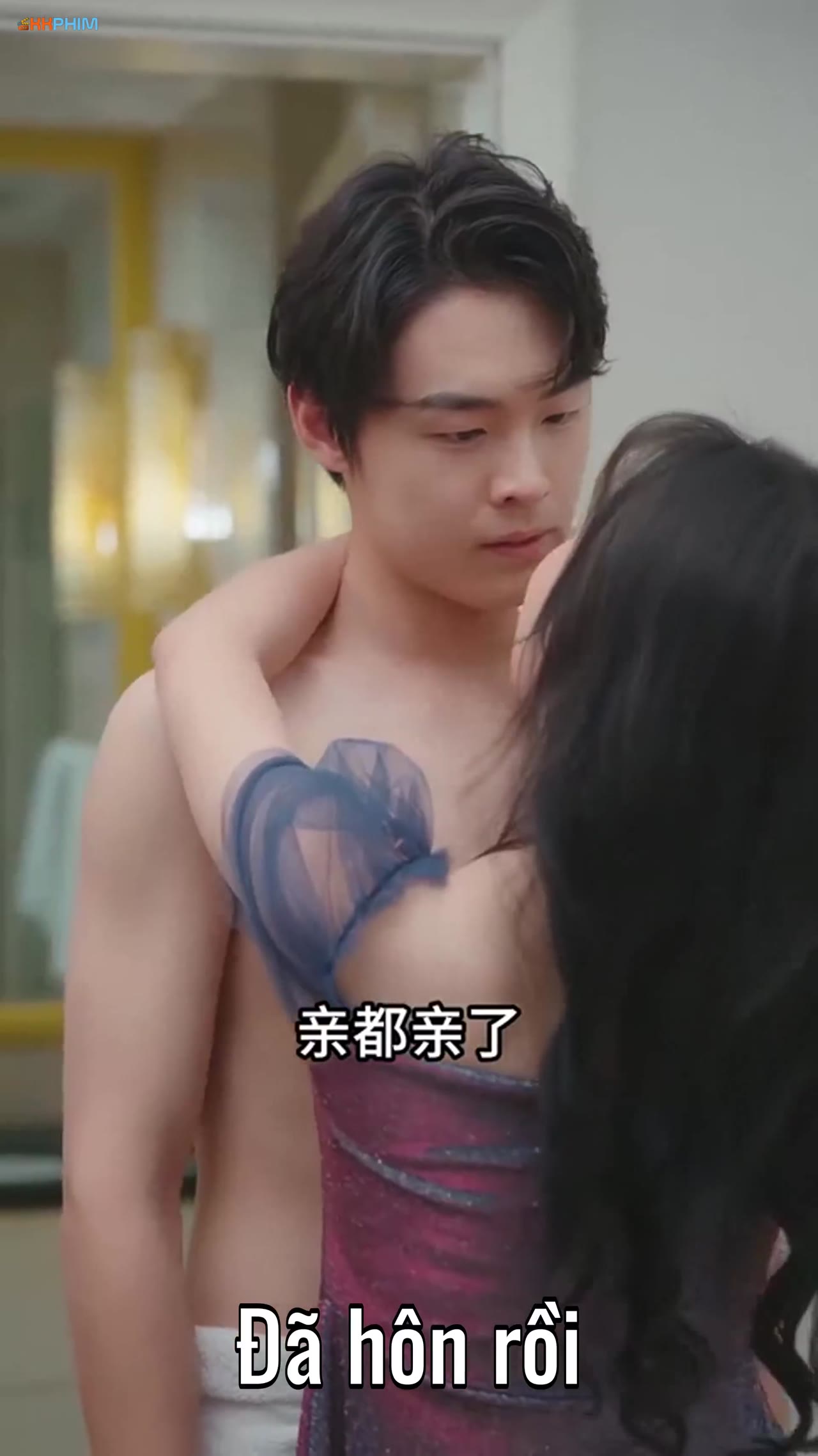Vô Tình Nhặt Được Tổng Tài Siêu Giàu Làm Chồng tập 2 cảnh 2