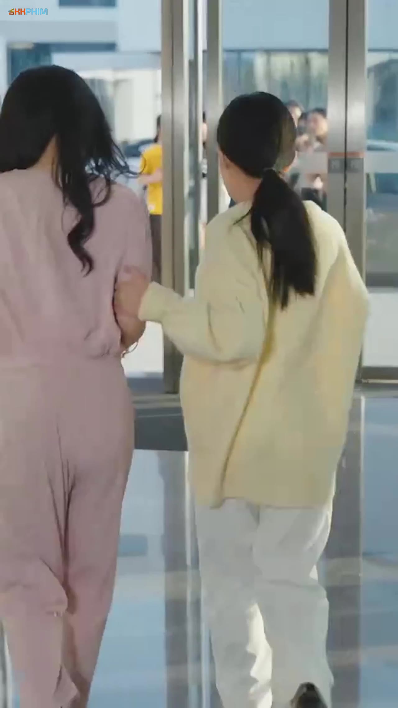 Vô Tình Nhặt Được Tổng Tài Siêu Giàu Làm Chồng tập 60