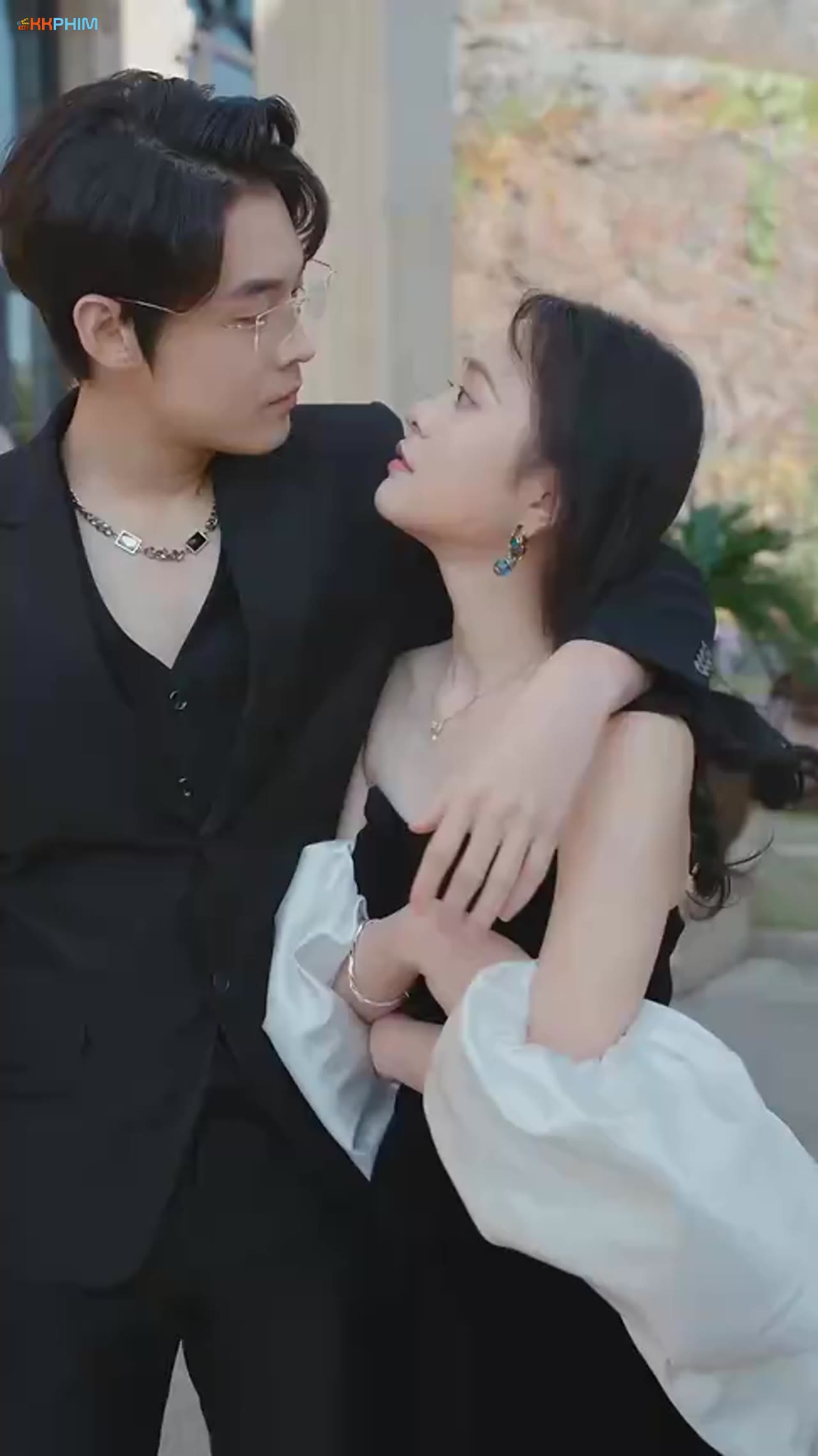 Vô Tình Nhặt Được Tổng Tài Siêu Giàu Làm Chồng tập 76 cảnh 2