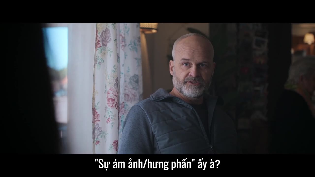 Dưới mái vòm thủy tinh tập 4