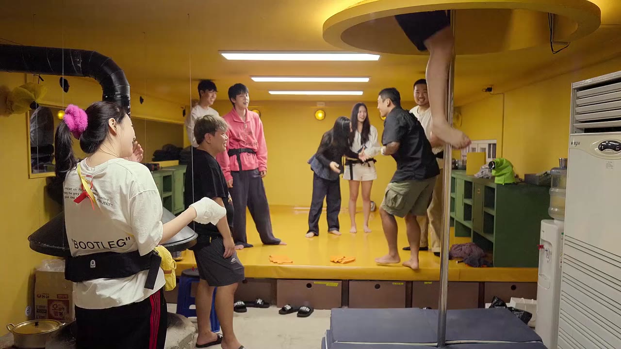 Kian's Bizarre B&B tập 8 cảnh 3