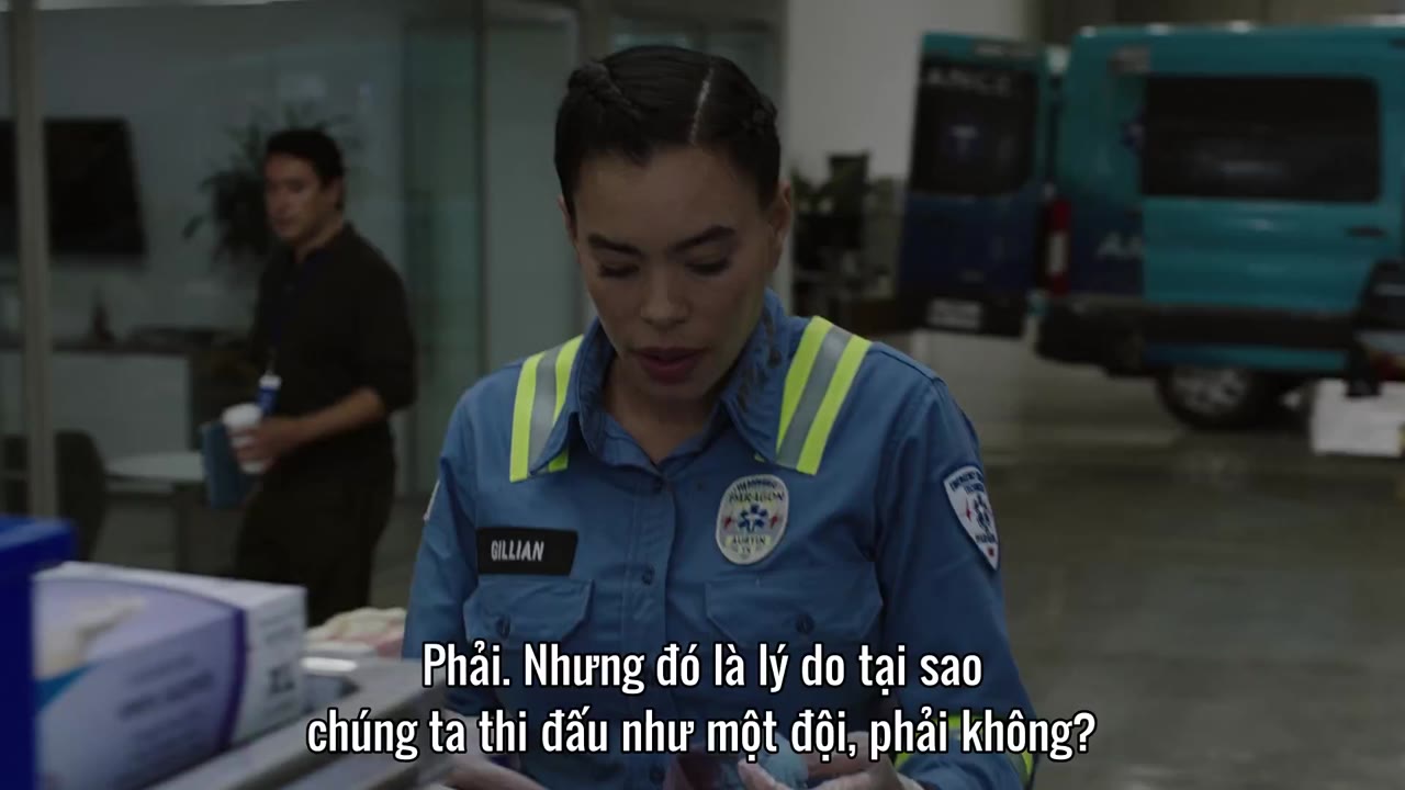 Cuộc Gọi Khẩn Cấp 9-1-1: Ngôi sao đơn độc (Phần 3) tập 1 cảnh 3