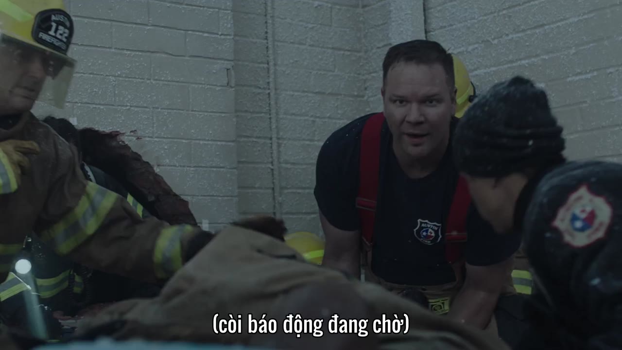 Cuộc Gọi Khẩn Cấp 9-1-1: Ngôi sao đơn độc (Phần 3) tập 2 cảnh 3