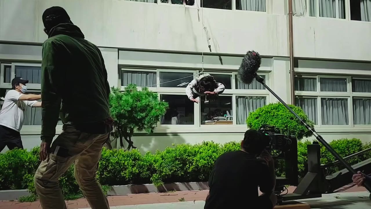 Siren: Sinh tồn trên đảo hoang tập 1