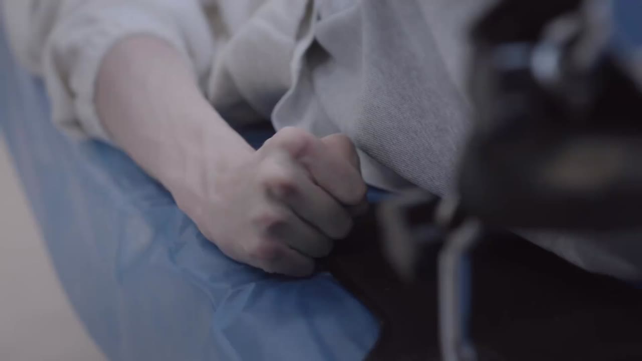 Suỵt, Quốc Vương Đang Ngủ Đông tập 7 cảnh 2