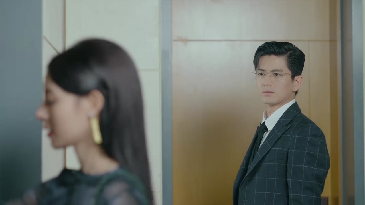 Cô Gái Thân Quen tập 2 cảnh 2