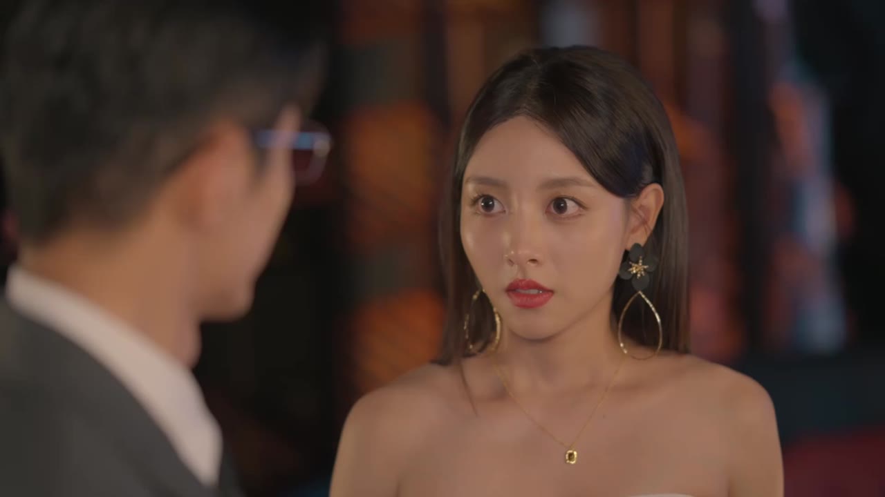 Cô Gái Thân Quen tập 5 cảnh 3