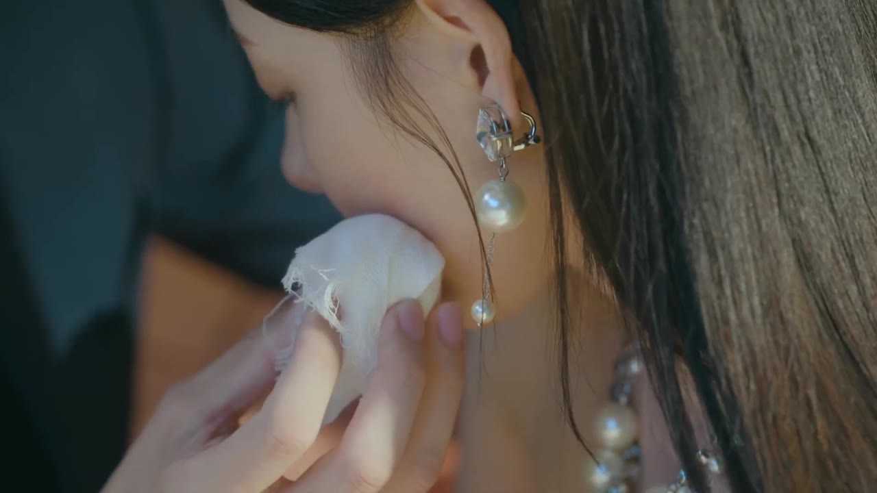 Cô Gái Thân Quen tập 12 cảnh 2