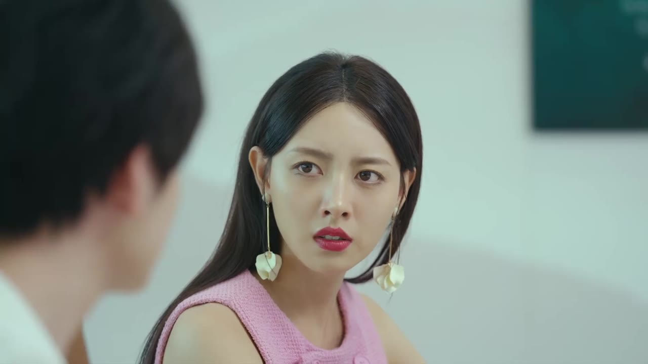 Cô Gái Thân Quen tập 23