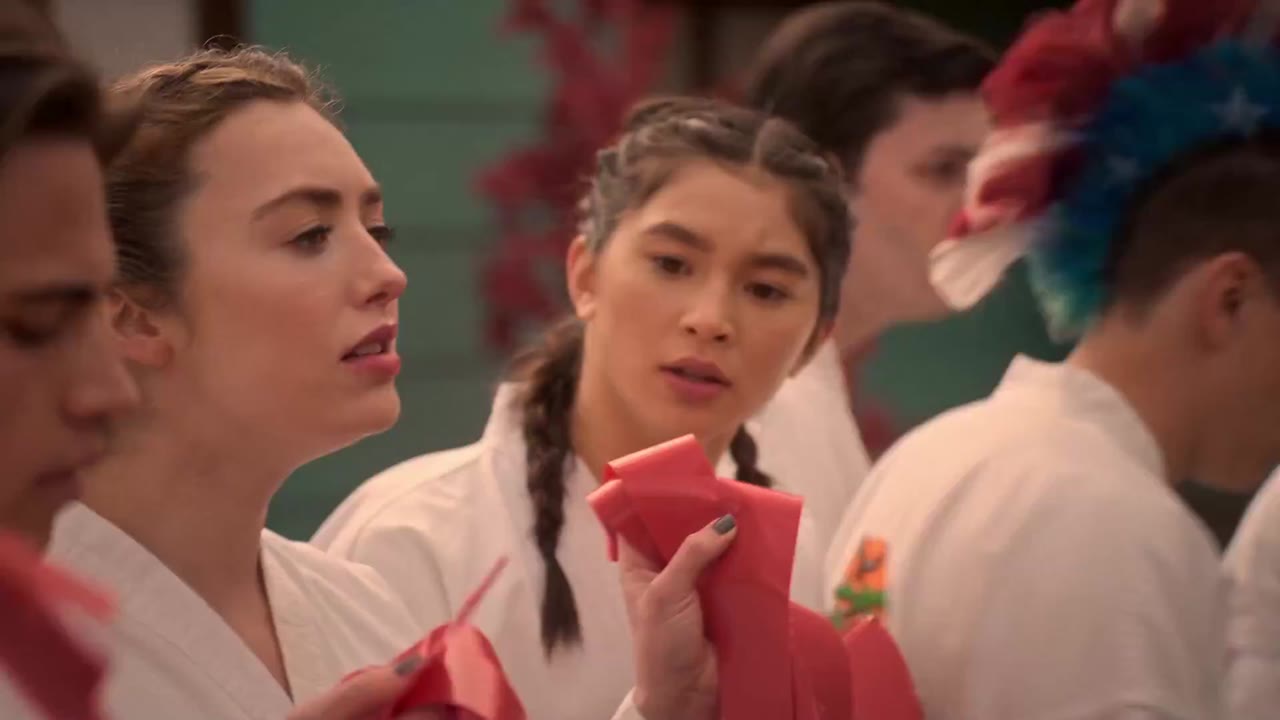 Võ đường Cobra Kai (Phần 5) tập 4 cảnh 2