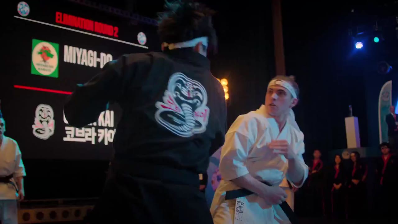 Võ đường Cobra Kai (Phần 5) tập 9 cảnh 3