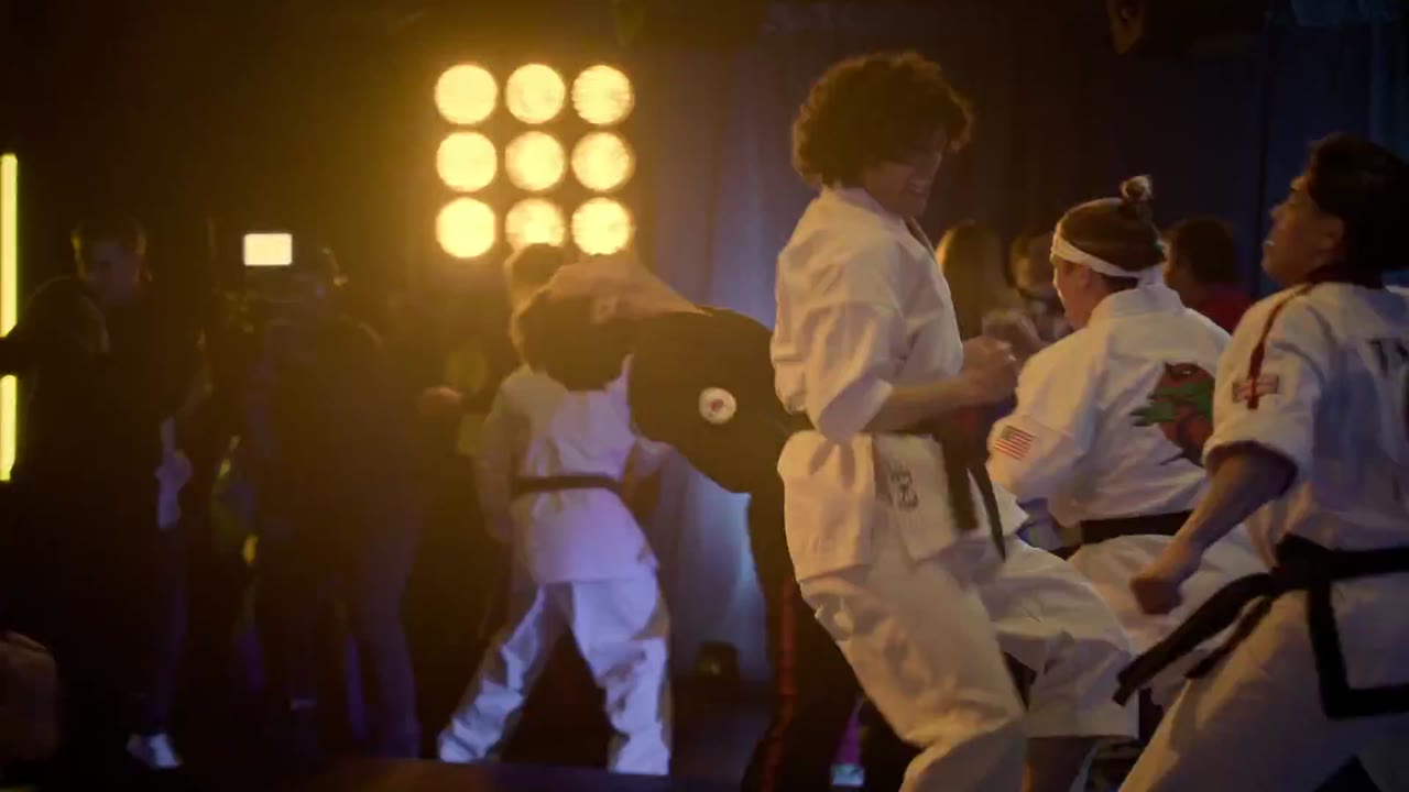 Võ đường Cobra Kai (Phần 5) tập 10 cảnh 3