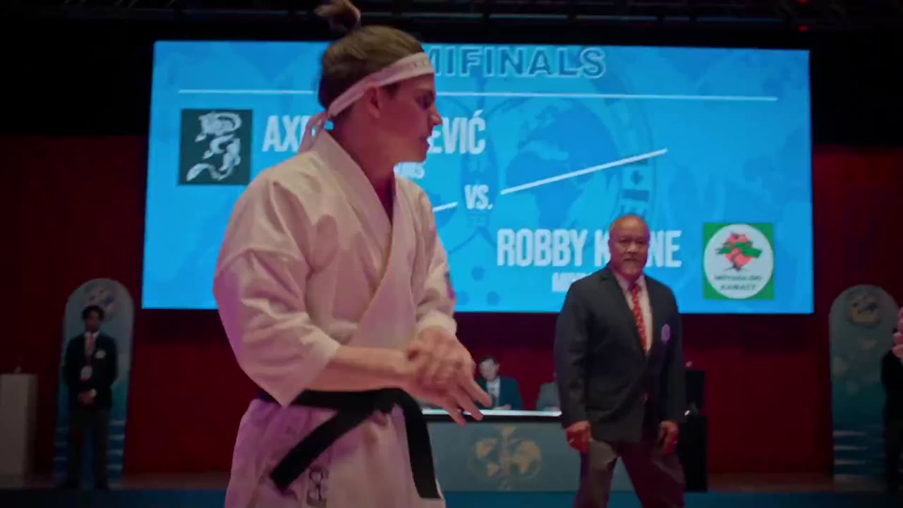 Võ đường Cobra Kai (Phần 5) tập 13 cảnh 2