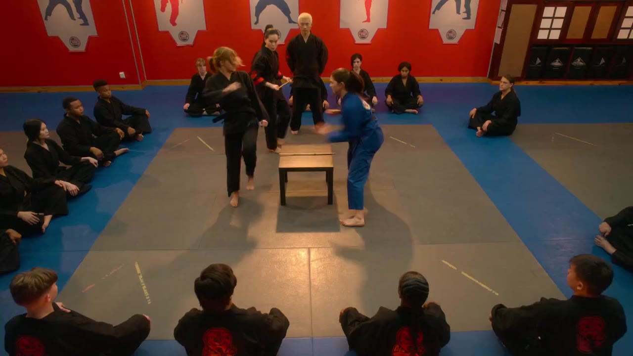 Võ Đường Cobra Kai (Phần 5) tập 6 cảnh 2
