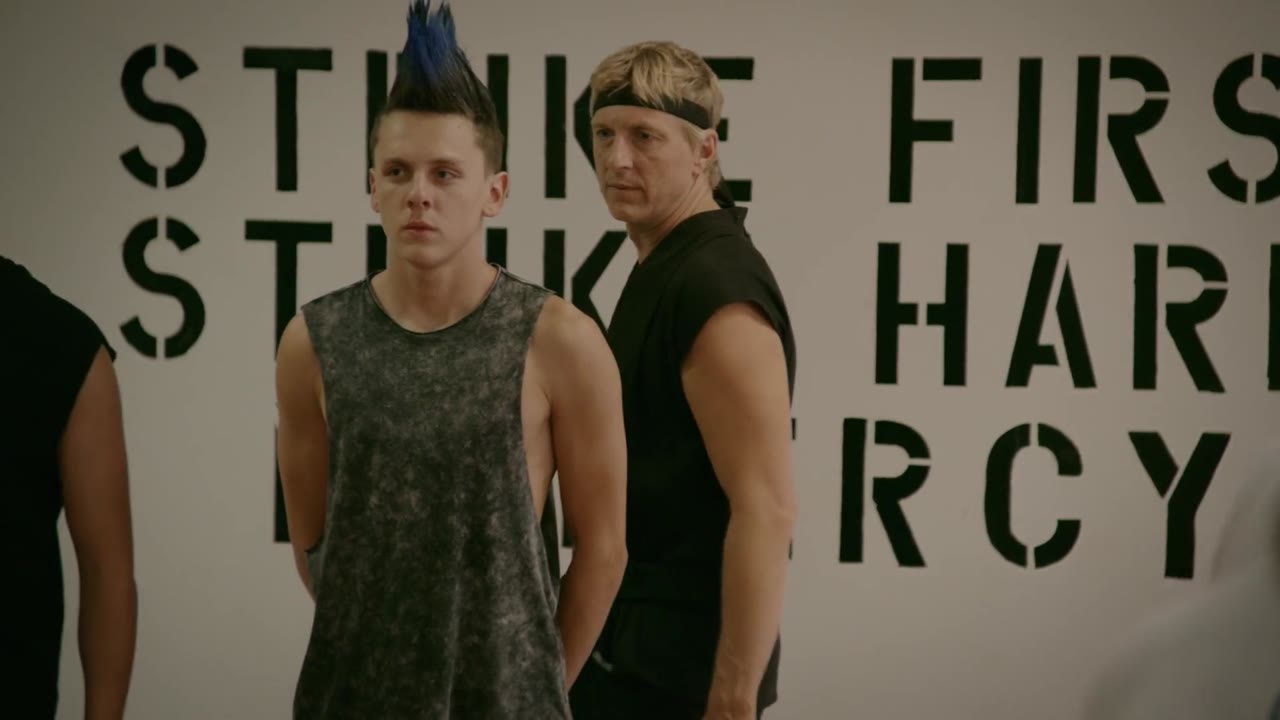 Võ Đường Cobra Kai (Phần 2) tập 1 cảnh 2