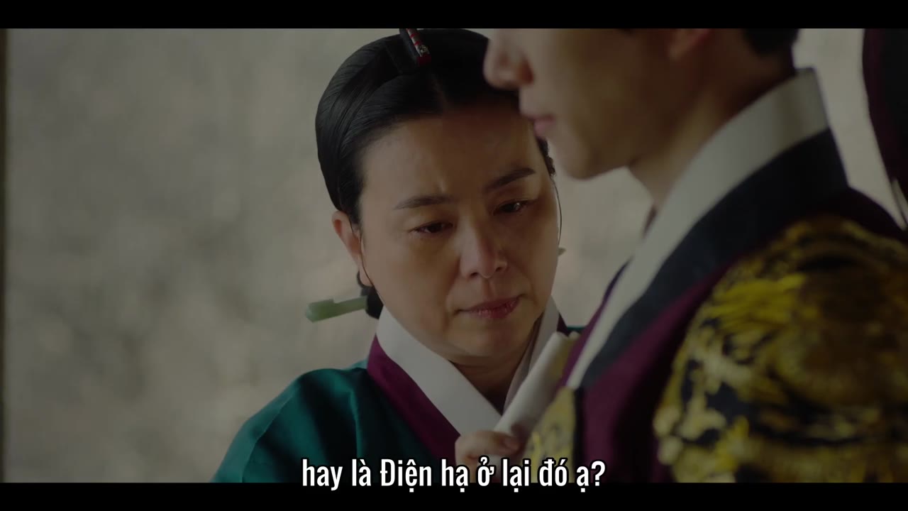 Cổ Tay Áo Màu Đỏ tập 15