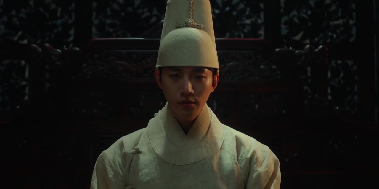 Cổ Tay Áo Màu Đỏ tập 18