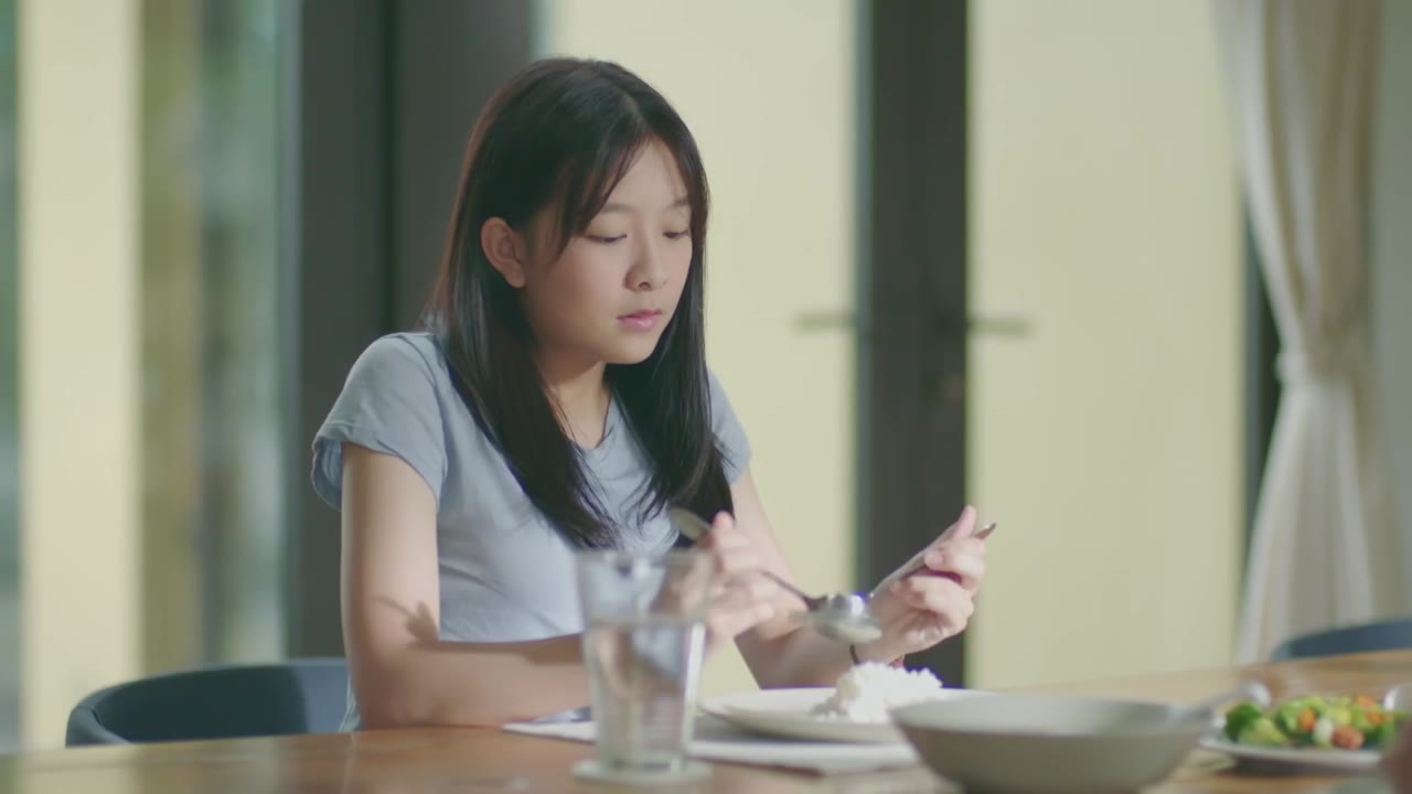 Lớp cá biệt tập 1