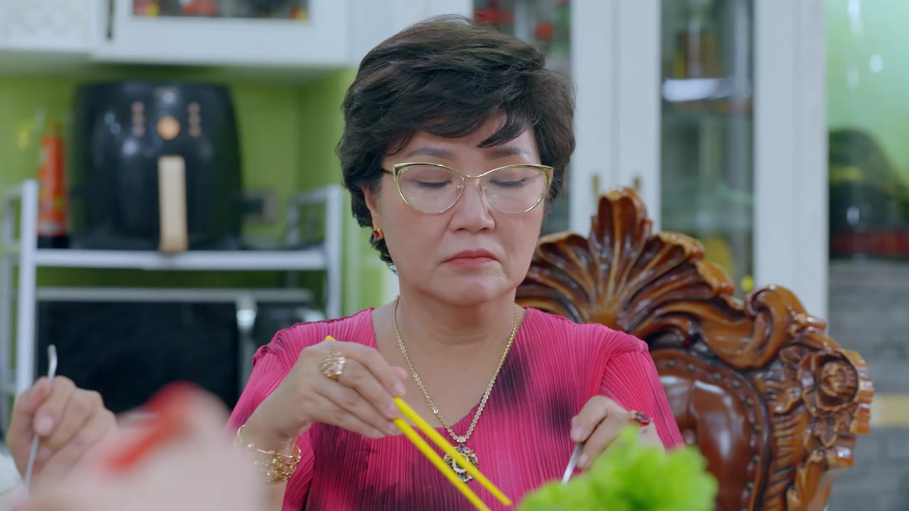Nhà Có Hai Bà Nội tập 24