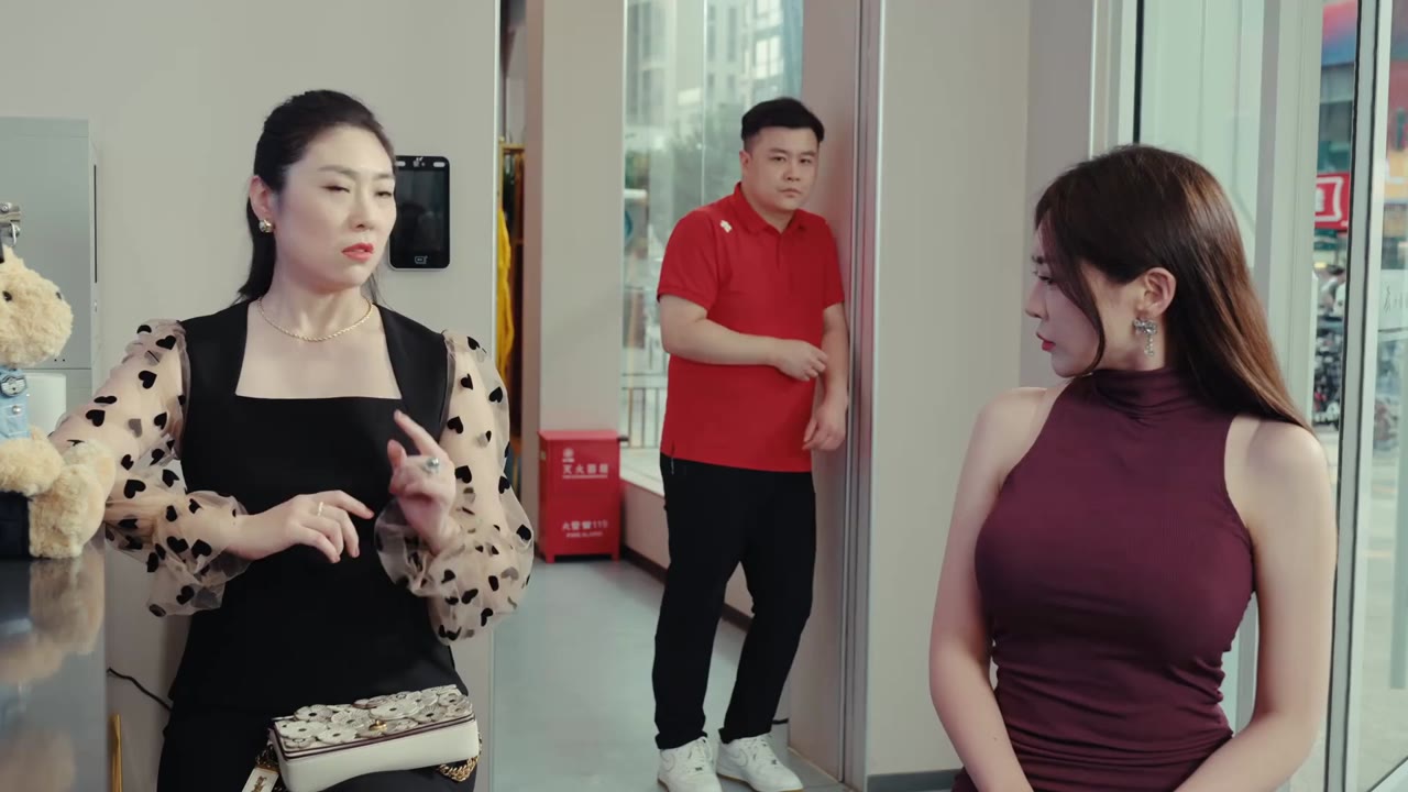 Chuyện Phòng Cảnh Sát tập 2 cảnh 3