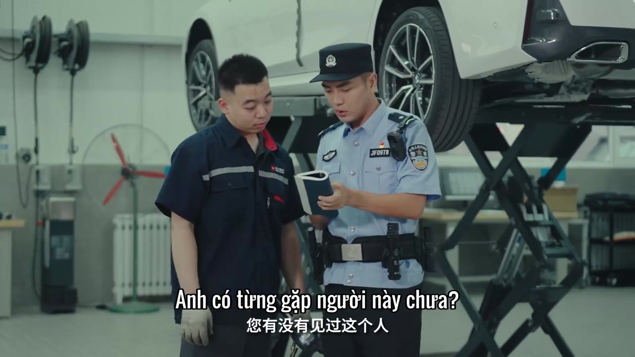 Chuyện Phòng Cảnh Sát tập 4 cảnh 3