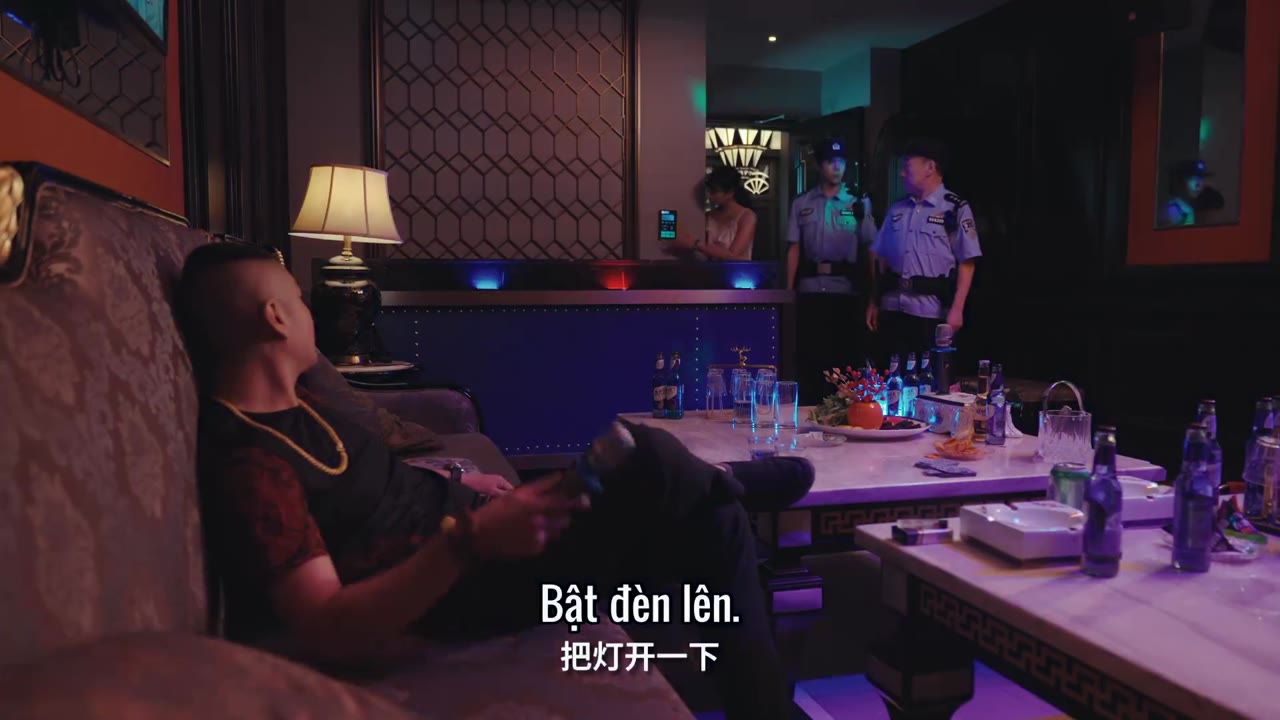 Chuyện Phòng Cảnh Sát tập 7 cảnh 2