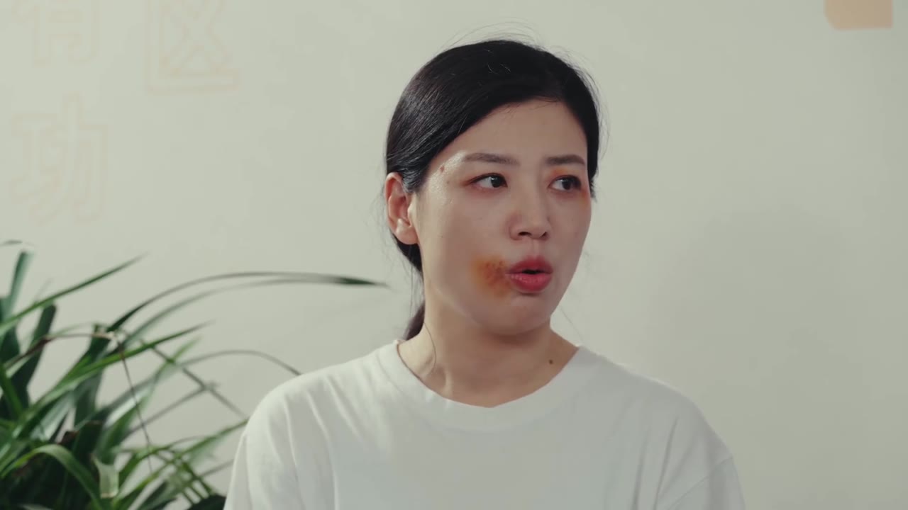 Chuyện Phòng Cảnh Sát tập 10 cảnh 2