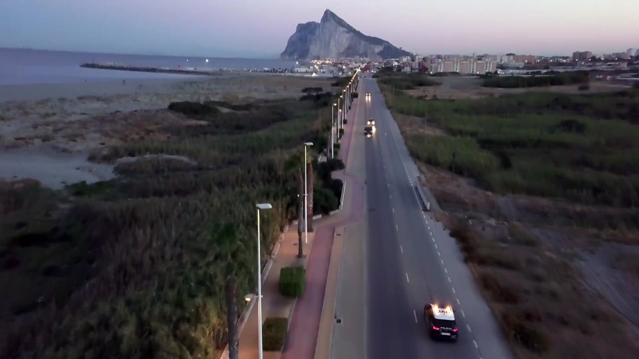 La Línea: Lằn ranh luật pháp tập 1
