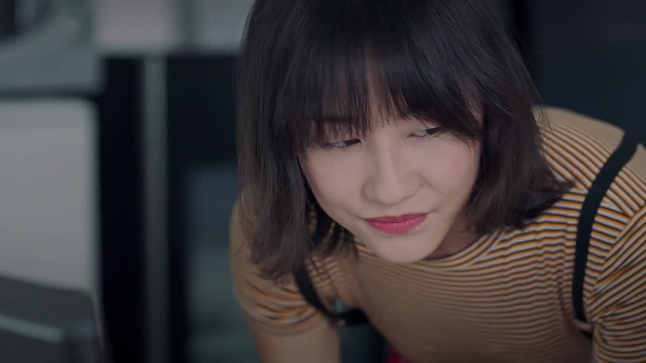 Cô Ấy Là Người Nguy Hiểm (Phần 1) tập 1 cảnh 2