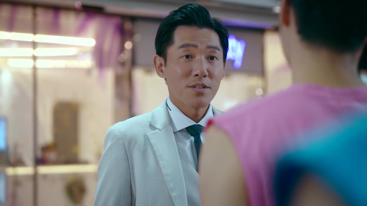 Em Không Phải Cô Ấy tập 5 cảnh 3