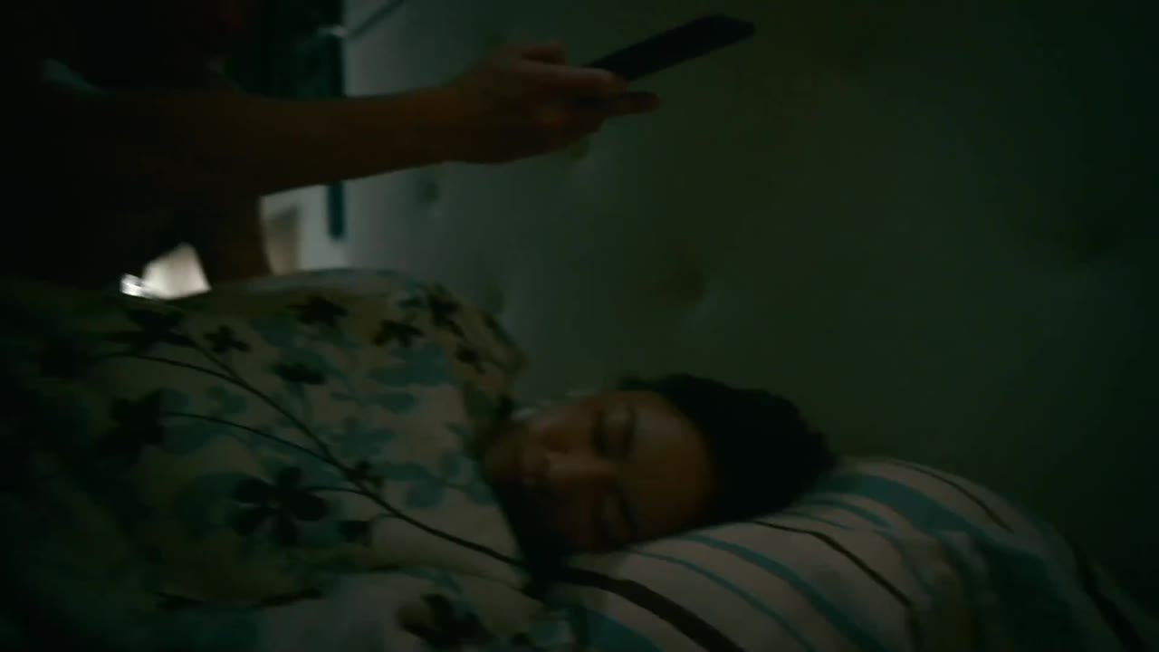 Em Không Phải Cô Ấy tập 9 cảnh 2