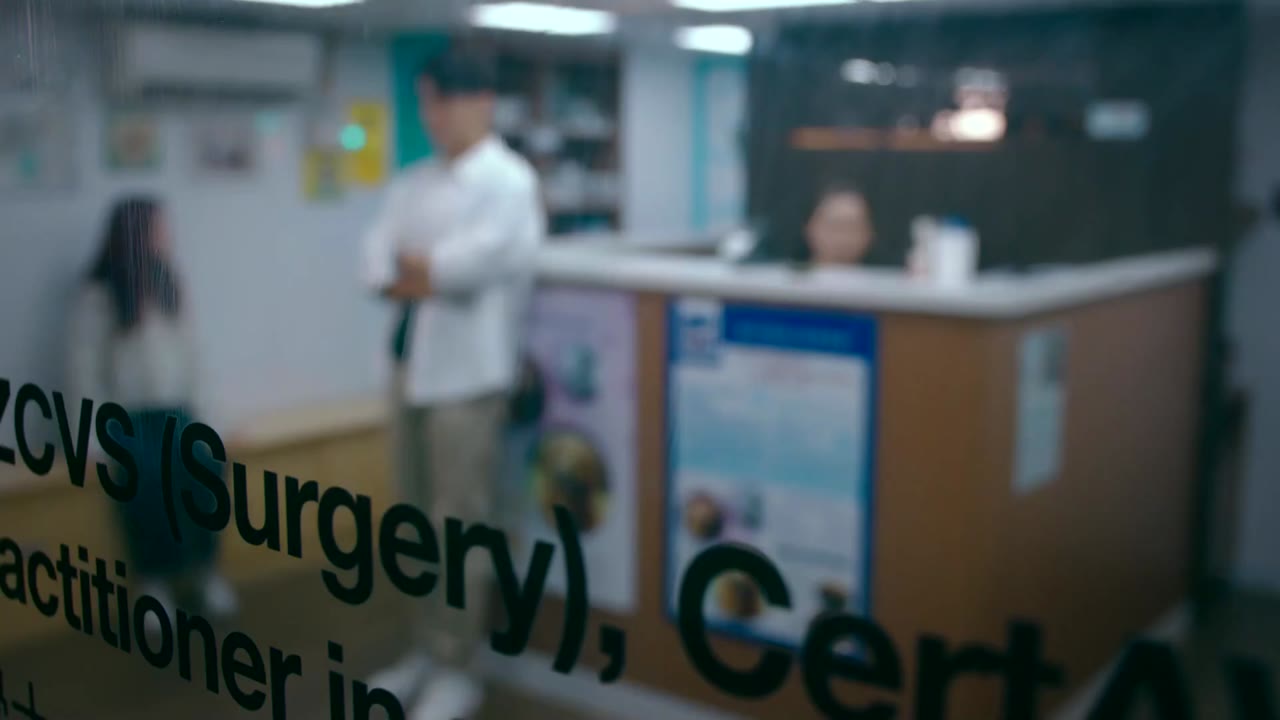Em Không Phải Cô Ấy tập 15 cảnh 2