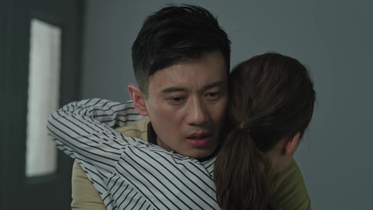 Trắng Đen Sáng Tỏ tập 42 cảnh 2