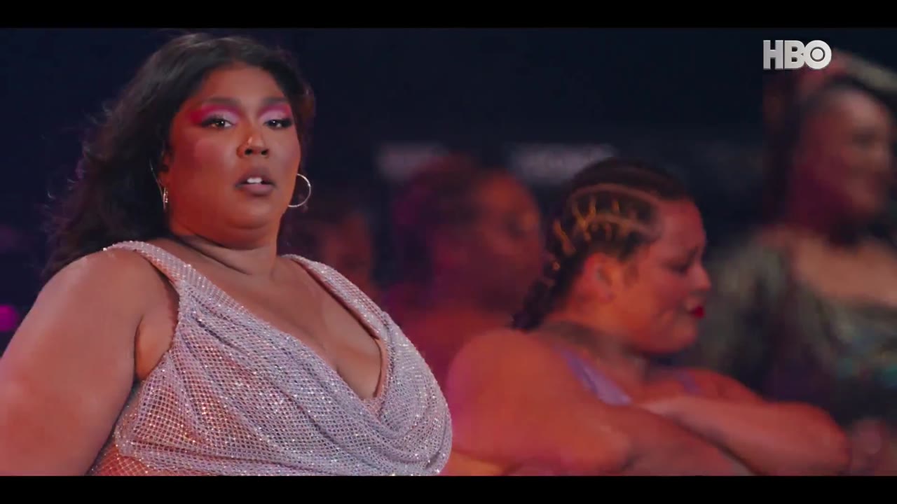 Lizzo: Đêm Diễn Trực Tiếp - cảnh 2