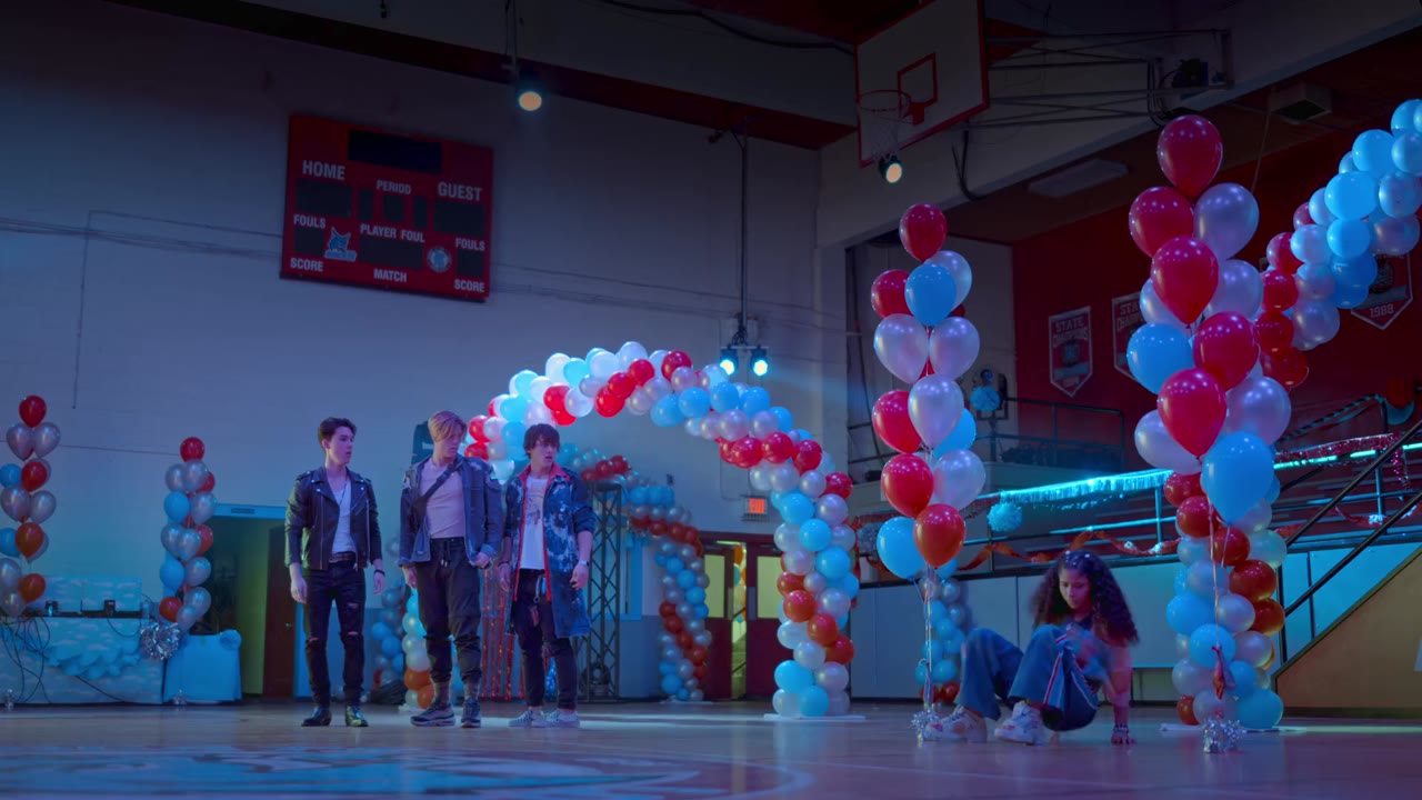 Julie and the Phantoms tập 5 cảnh 3