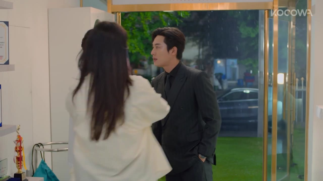 Yong Soo-jung Dũng Cảm tập 39 cảnh 3