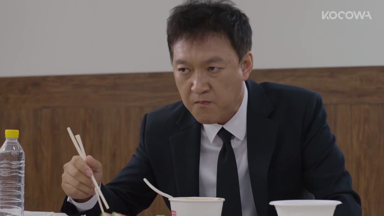 Yong Soo-jung Dũng Cảm tập 60 cảnh 3